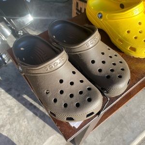 Brown crocs